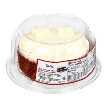 Gâteau velours rouge avec glacage au fromage à la crème